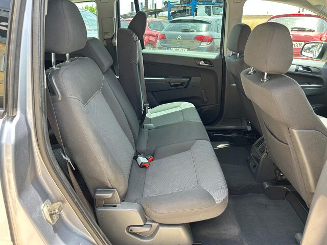 OPEL ZAFIRA DESIGN 1.6 SPANISH RHD IN SPAIN 131000 MILES 7 SEATS SUPERB 2010